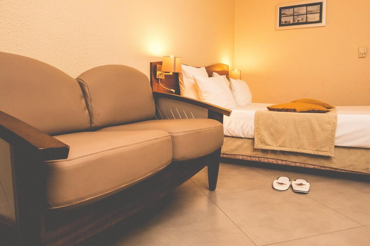 Hotel Des Roches Куру Екстериор снимка