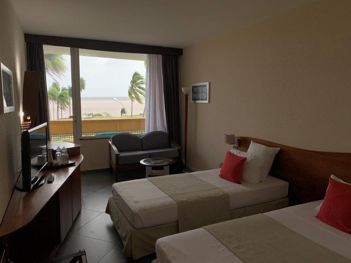 Hotel Des Roches Куру Екстериор снимка
