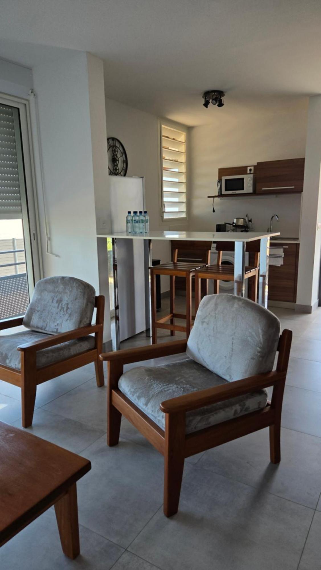 Hotel Des Roches Куру Екстериор снимка
